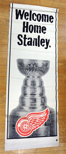Welcome Home Stanley Street Pole Large Banner