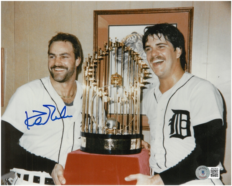Kirk Gibson Autographed 8x10 Photo w/ Trophy