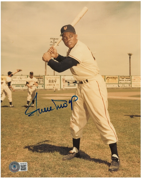Willie Mays Autographed 8x10