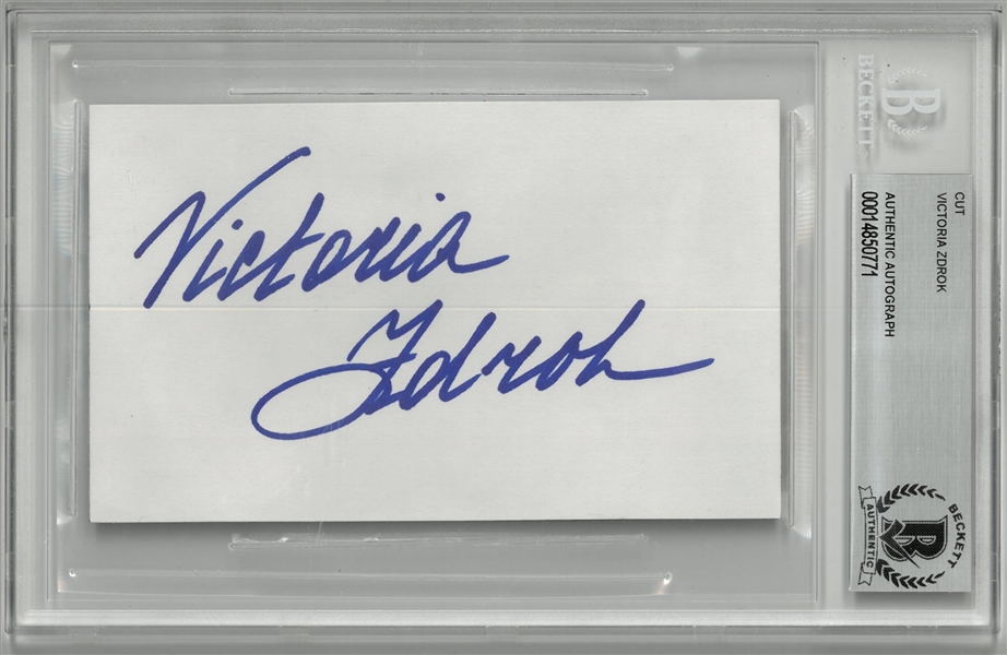 Victoria Zdrok Autographed Cut