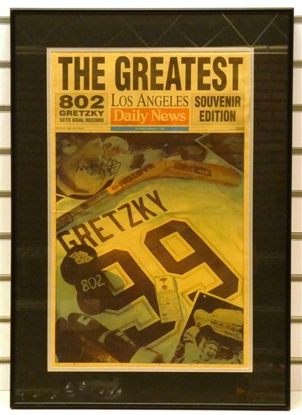 Wayne Gretzky Autographed Framed 802 Newspaper
