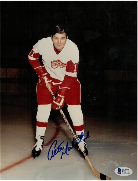 Pete Mahovlich Autographed 8x10