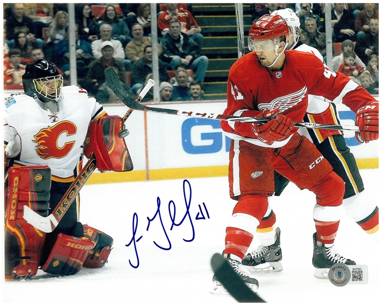 Luke Glendening Autographed 8x10