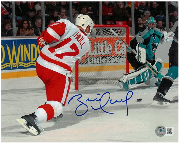 Brett Hull Autographed 8x10 700th Goal