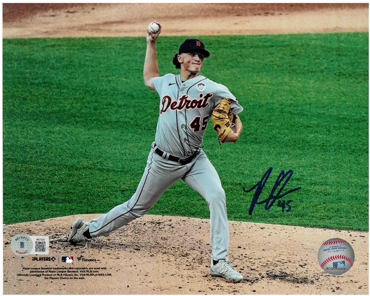Reese Olson Autographed 8x10
