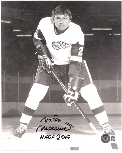 Vaclav Nedomansky Autographed 8x10