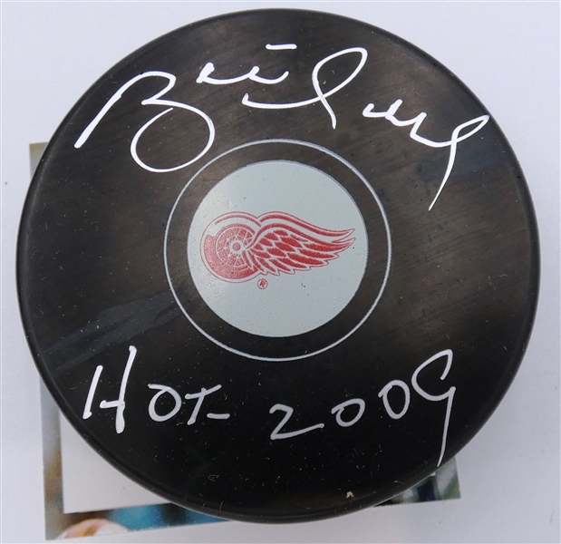 Brett Hull Autographed Red Wings Puck