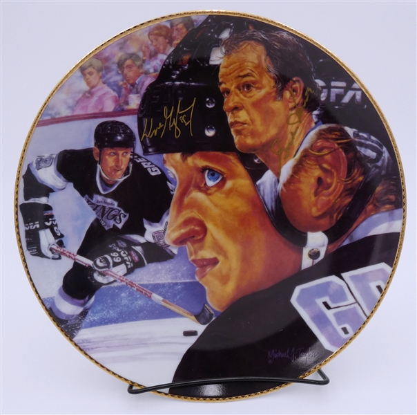 Wayne Gretzky & Gordie Howe Autographed 10 1/4" Gartlan Plate