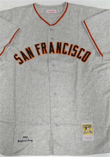 Gaylord Perry Autographed 1962 Giants Mitchell & Ness Jersey