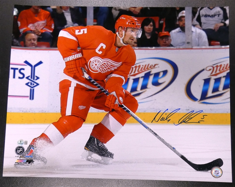 Nicklas Lidstrom Autographed 16x20