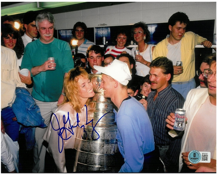 Janet Jones-Gretzky Autographed 8x10