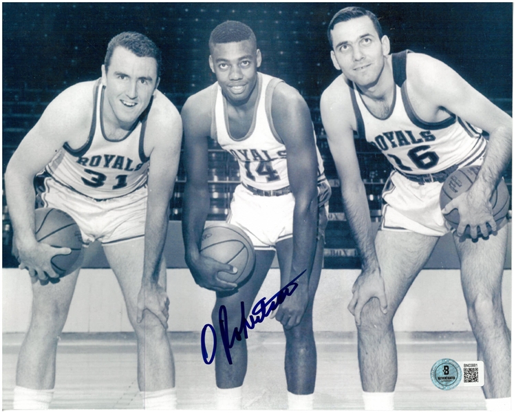 Oscar Robertson Autographed 8x10