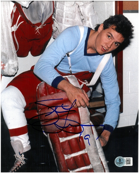 Steve Yzerman Autographed 8x10