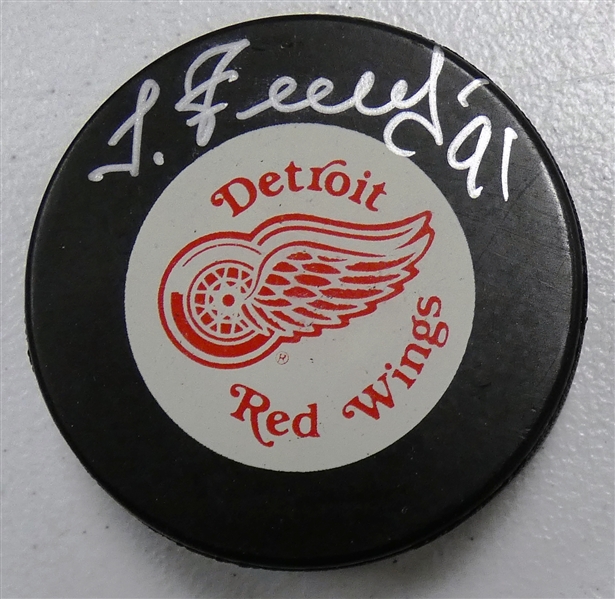 Sergei Fedorov Vintage Sig. Autographed Red Wings Puck