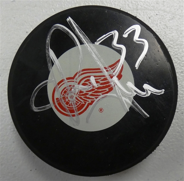 Kris Draper Autographed Red Wings Puck
