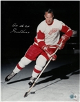 Gordie Howe Autographed 11x14