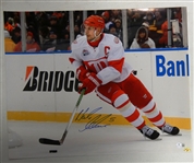 Nicklas Lidstrom Autographed 16x20