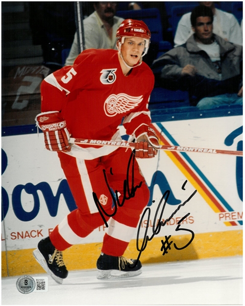Nicklas Lidstrom Autographed 8x10