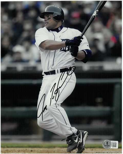 Ivan Rodriguez Autographed 8x10