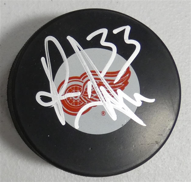 Kris Draper Autographed Red Wings Puck