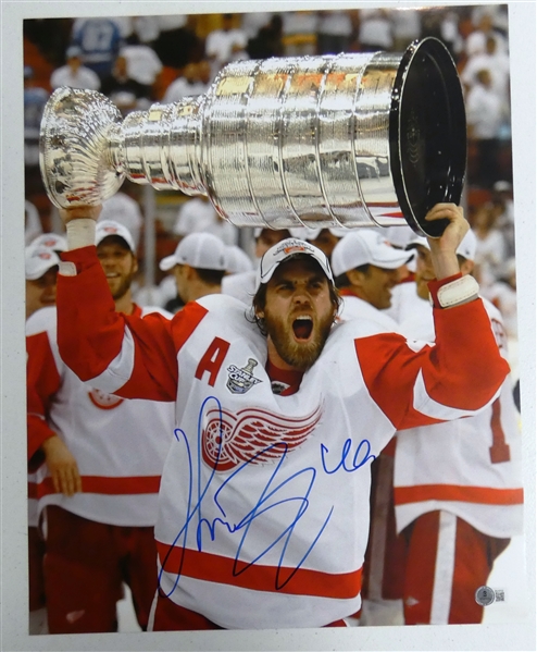 Henrik Zetterberg Autographed 16x20