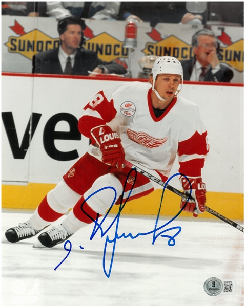 Igor Larionov Autographed 8x10