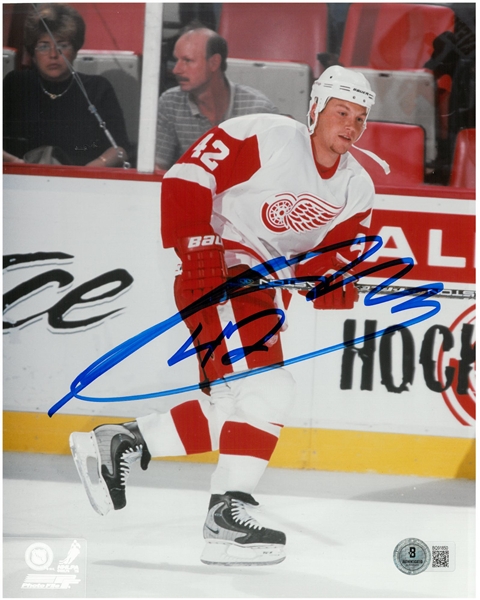 Sean Avery Autographed 8x10
