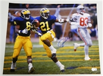 Desmond Howard Autographed 16x20 Heisman Pose