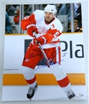 Nicklas Lidstrom Autographed 16x20