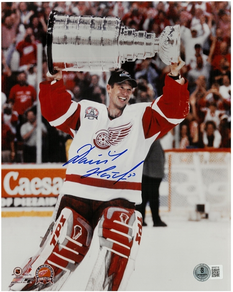 Dominik Hasek Autographed 8x10