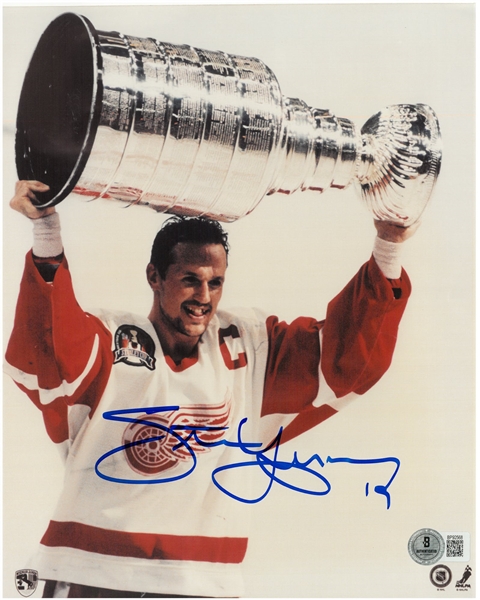 Steve Yzerman Autographed 8x10