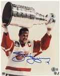 Steve Yzerman Autographed 8x10