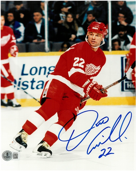 Dino Ciccarelli Autographed 8x10