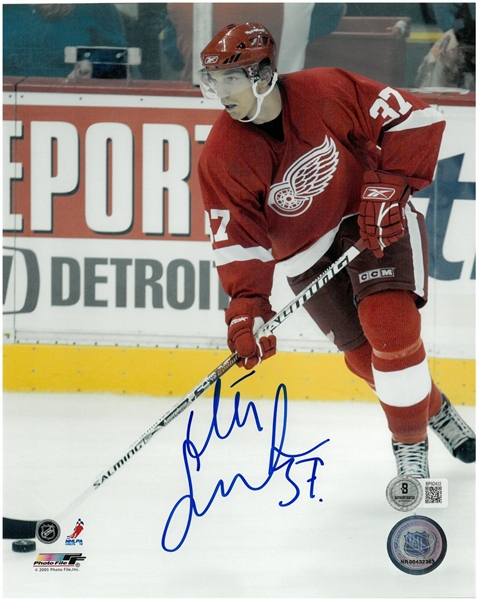 Mikael Samuelsson Autographed 8x10