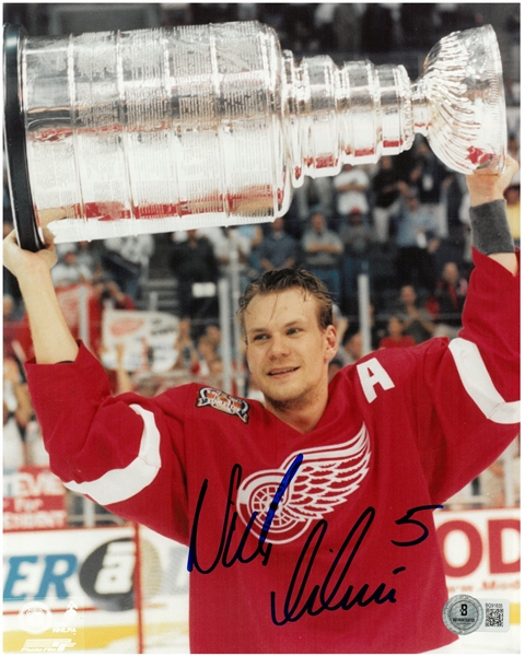Nick Lidstrom Autographed 8x10