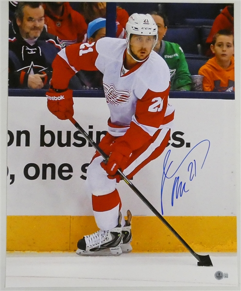 Tomas Tatar Autographed 16x20