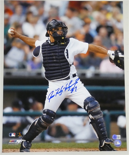 Ivan Rodriguez Autographed 16x20