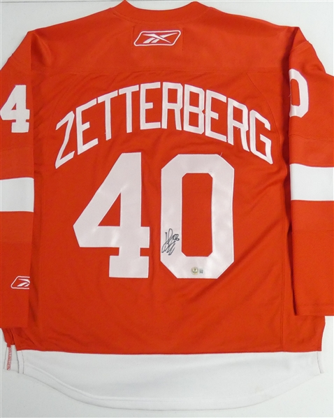 Henrik Zetterberg Autographed Red Wings Jersey