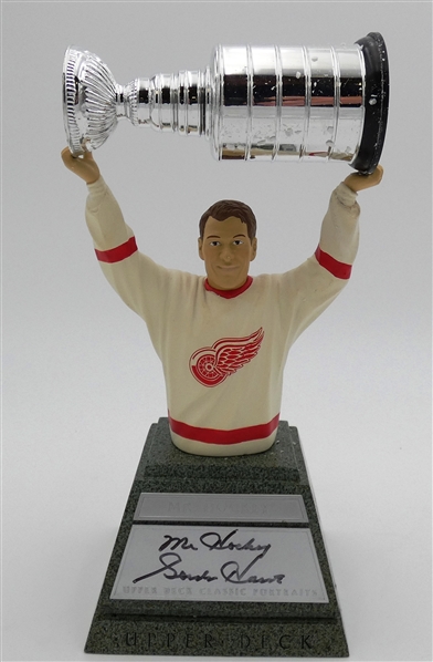 Gordie Howe Autographed Upper Deck Figurine