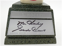 Gordie Howe Autographed Upper Deck Figurine