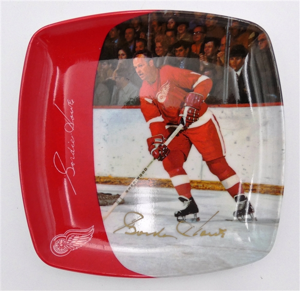 Gordie Howe Autographed Plastic Plate