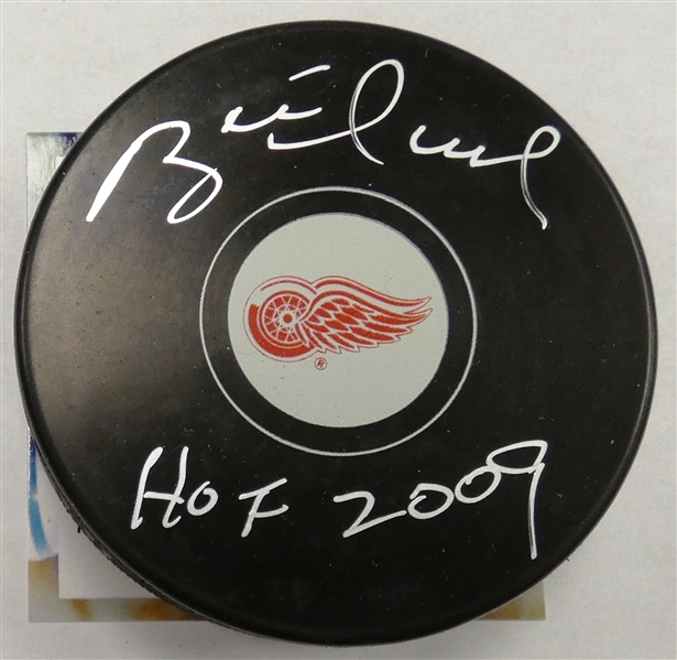Brett Hull Autographed Red Wings Puck w HOF