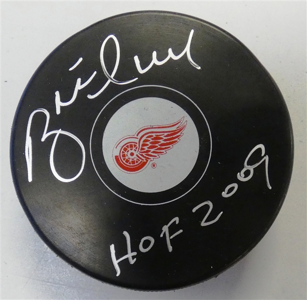 Brett Hull Autographed Red Wings Puck