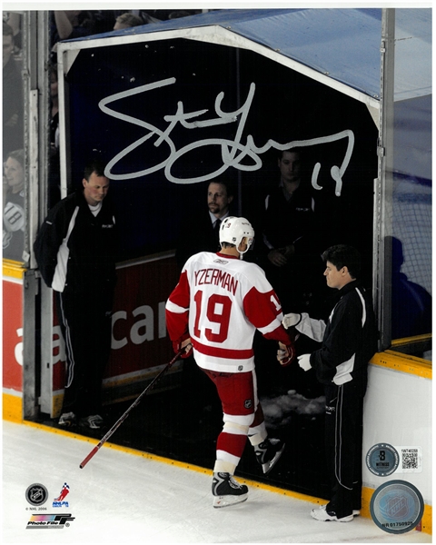 Steve Yzerman Autographed 8x10
