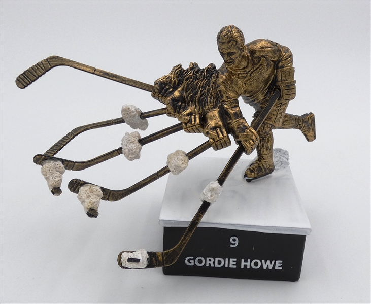 Gordie Howe SGA Statue Figure
