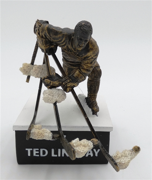 Ted Lindsay SGA Statue Replica