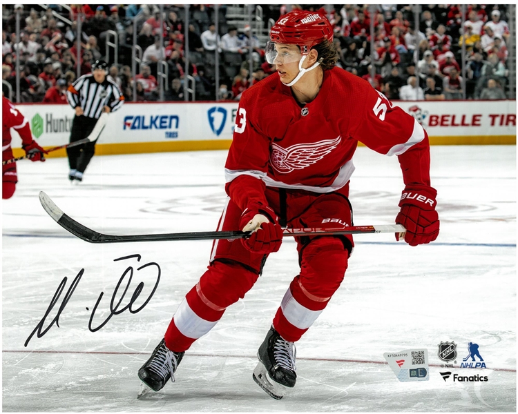 Moritz Seider Autographed 8x10