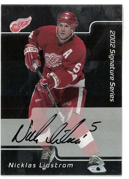 Nicklas Lidstrom Autographed 2002 Signature Series