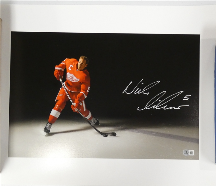 Nicklas Lidstrom Autographed 17x24 Photo