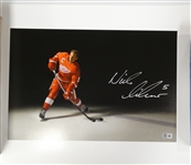 Nicklas Lidstrom Autographed 17x24 Photo